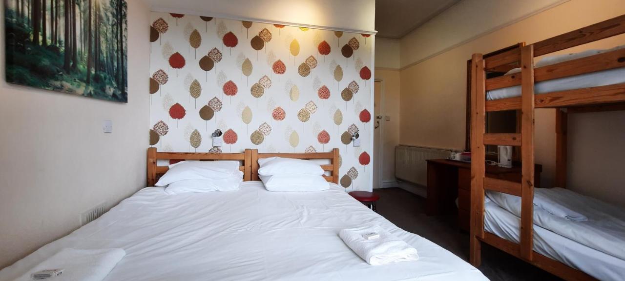 Dolphins Hotel บอร์นมัธ ภายนอก รูปภาพ